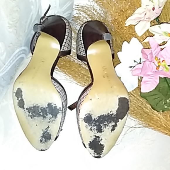 SHOES(HEELS) - Picture 2 of 3